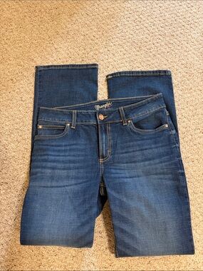 Wrangler Women’s Medium Blue Straight Leg Jeans